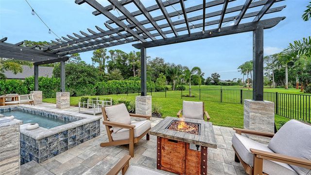 650 OAKS CREEK COURT, Osprey, FL 34229