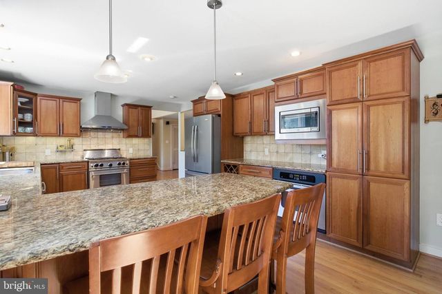 6505 BLUE WING DR, Alexandria, VA 22307