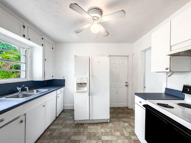 501 Pilgrim Road, West Palm Beach, FL 33405