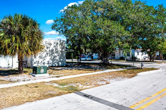 501 Pilgrim Road, West Palm Beach, FL 33405