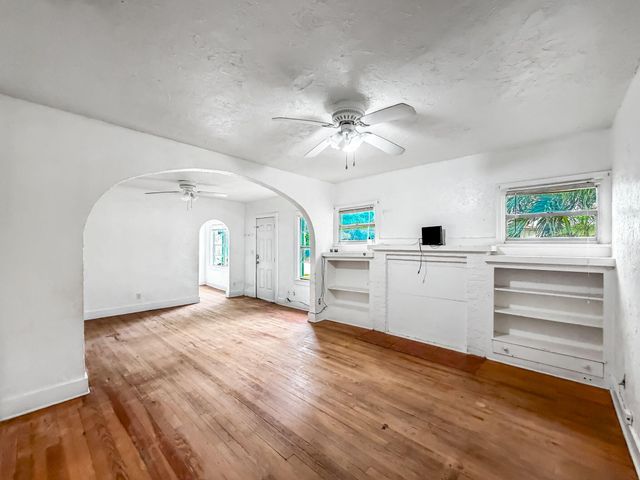 501 Pilgrim Road, West Palm Beach, FL 33405