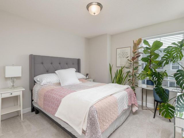 837 Roselyn Drive, Victoria, MN 55386