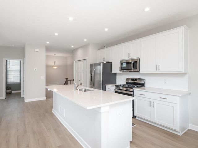 837 Roselyn Drive, Victoria, MN 55386