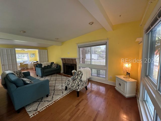 1001 Broad River Dr, Beaufort, SC 29906
