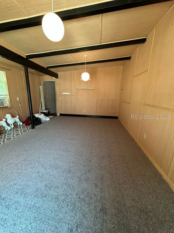 1001 Broad River Dr, Beaufort, SC 29906