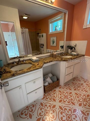 1001 Broad River Dr, Beaufort, SC 29906