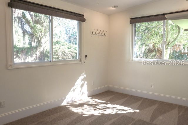 1001 Broad River Dr, Beaufort, SC 29906