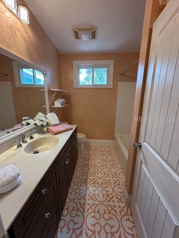 1001 Broad River Dr, Beaufort, SC 29906