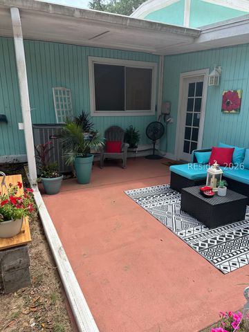 1001 Broad River Dr, Beaufort, SC 29906