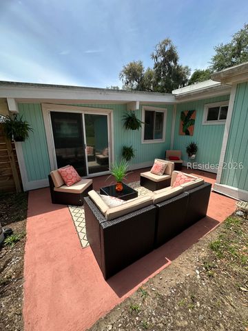 1001 Broad River Dr, Beaufort, SC 29906