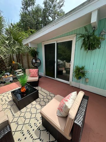 1001 Broad River Dr, Beaufort, SC 29906
