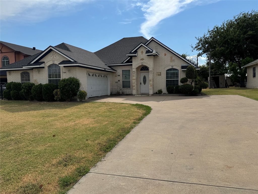 7129 Bob Hanger Street, Fort Worth, TX 76179