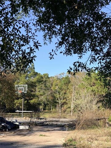 719 County Rd 3880, Cleveland, TX 77328