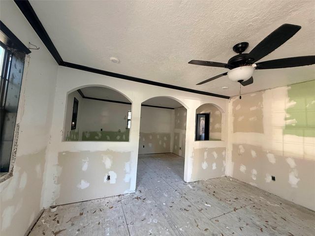 719 County Rd 3880, Cleveland, TX 77328