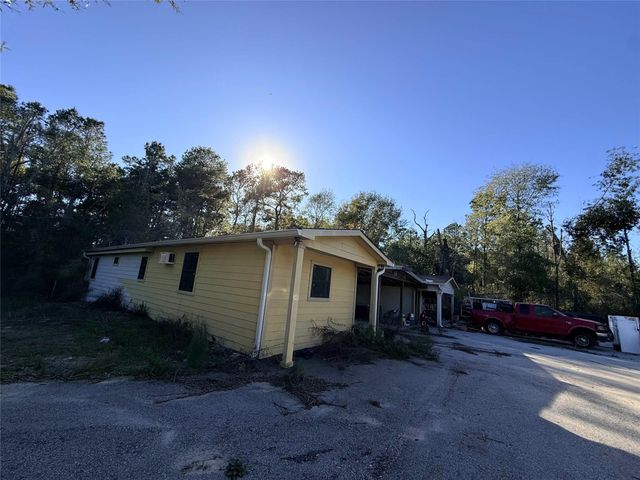 719 County Rd 3880, Cleveland, TX 77328