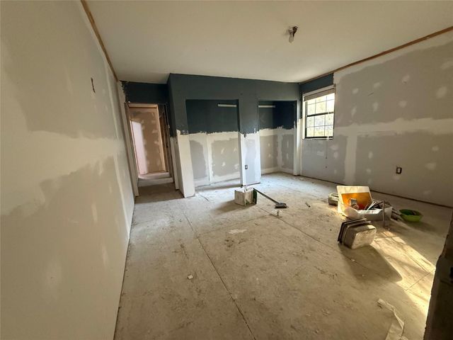 719 County Rd 3880, Cleveland, TX 77328