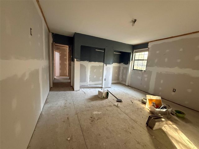 719 County Rd 3880, Cleveland, TX 77328