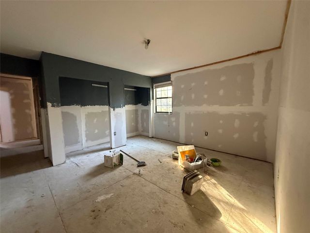 719 County Rd 3880, Cleveland, TX 77328