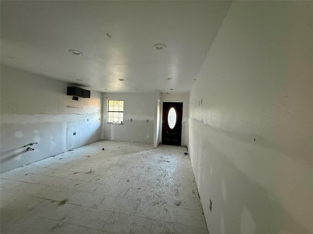 719 County Rd 3880, Cleveland, TX 77328