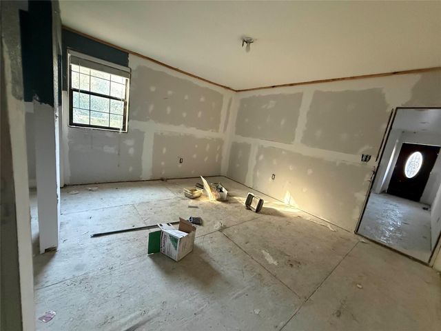 719 County Rd 3880, Cleveland, TX 77328