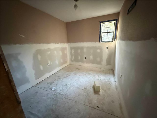 719 County Rd 3880, Cleveland, TX 77328