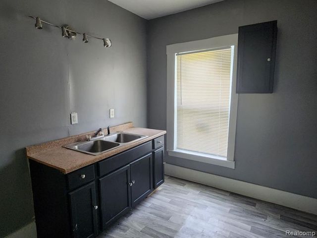 8880 Bryden Street, Detroit, MI 48204