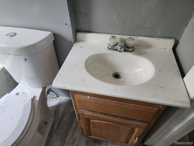 8880 Bryden Street, Detroit, MI 48204