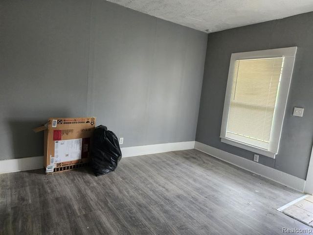 8880 Bryden Street, Detroit, MI 48204