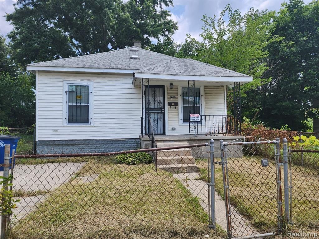 8880 Bryden Street, Detroit, MI 48204