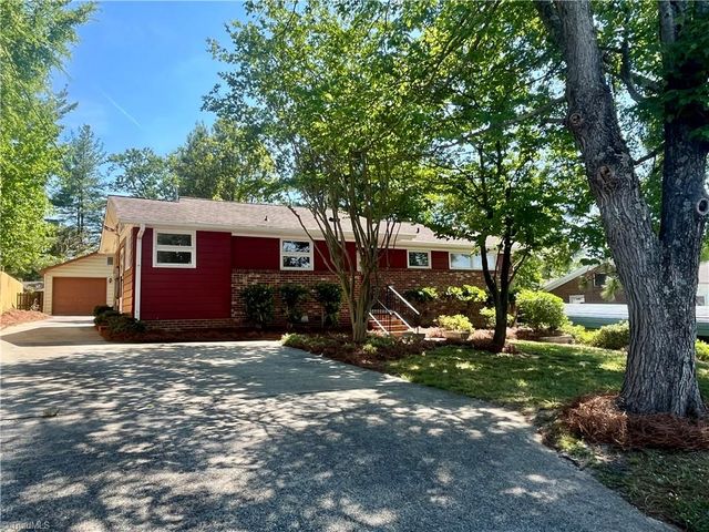 2223 Woodberry Drive, Greensboro, NC 27403