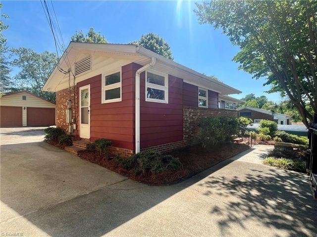 2223 Woodberry Drive, Greensboro, NC 27403