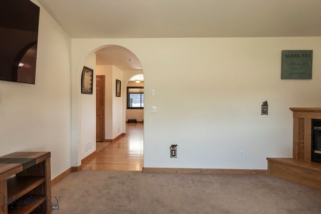 1013 E Missoula Avenue, Belgrade, MT 59714