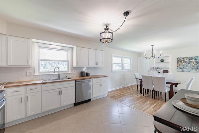 103 Canary Lane, St Charles, MO 63301