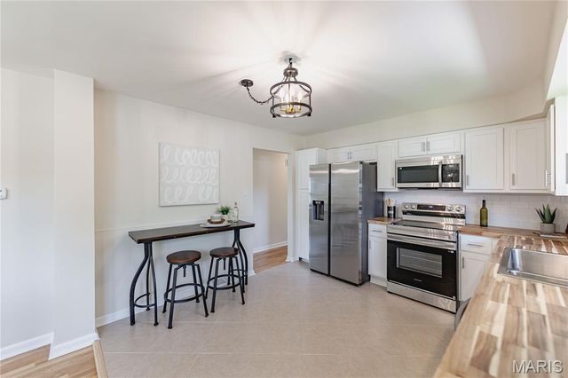 103 Canary Lane, St Charles, MO 63301