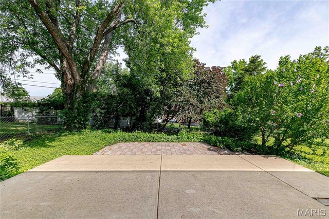 103 Canary Lane, St Charles, MO 63301
