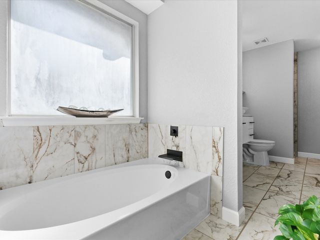 1918 Winter Pass Trail, Arlington, TX 76002