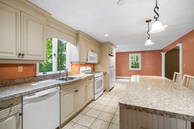 137 Catherine Dr, Abington, MA 02351