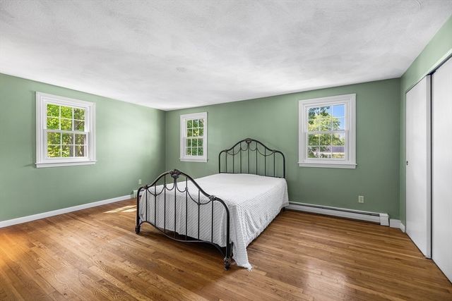137 Catherine Dr, Abington, MA 02351