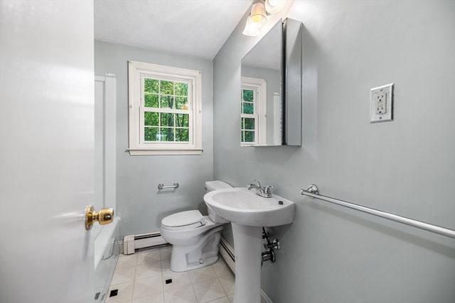 137 Catherine Dr, Abington, MA 02351