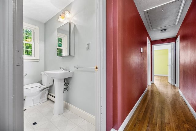 137 Catherine Dr, Abington, MA 02351
