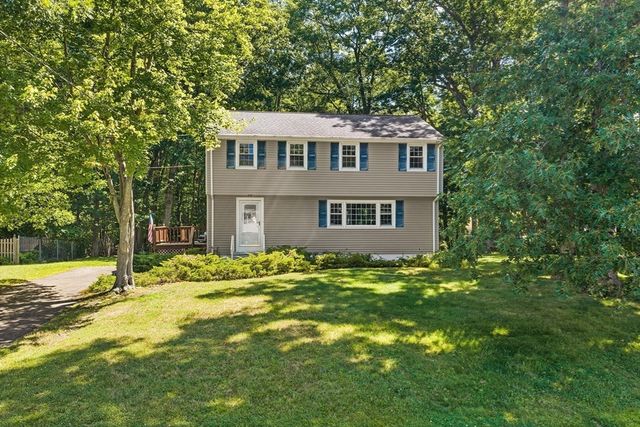 137 Catherine Dr, Abington, MA 02351