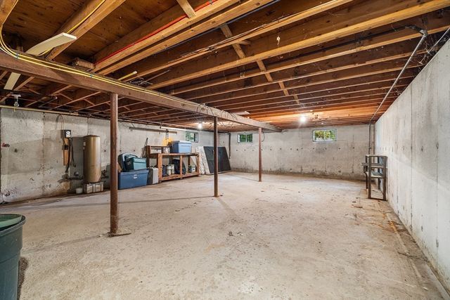 137 Catherine Dr, Abington, MA 02351