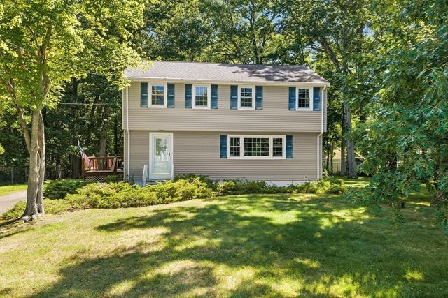 137 Catherine Dr, Abington, MA 02351