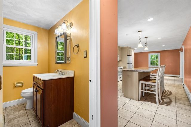 137 Catherine Dr, Abington, MA 02351