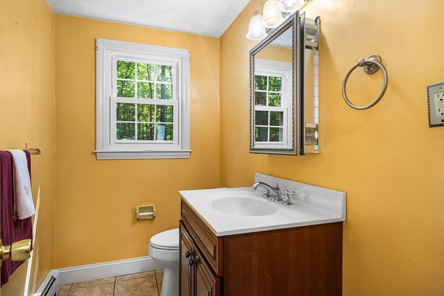 137 Catherine Dr, Abington, MA 02351