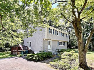 137 Catherine Dr, Abington, MA 02351