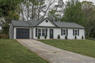 356 Meadow Trace Drive, Auburn, GA 30011