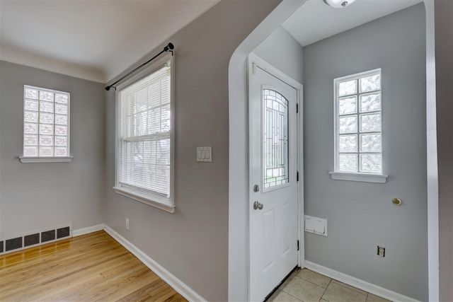 20916 Vernier Road, Harper Woods, MI 48225