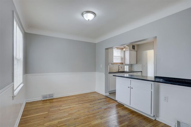 20916 Vernier Road, Harper Woods, MI 48225