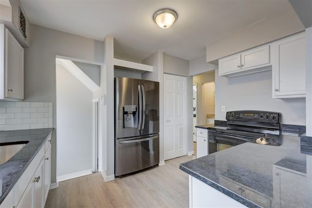 20916 Vernier Road, Harper Woods, MI 48225